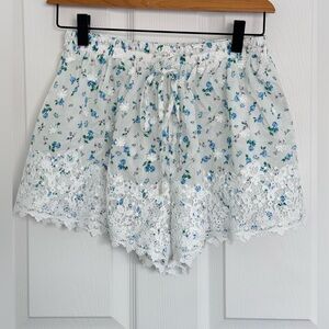 NWT FOR LOVE AND LEMONS LIGHTWEIGHT MUNA FLORAL LACE TRIM COVERUP SHORTS